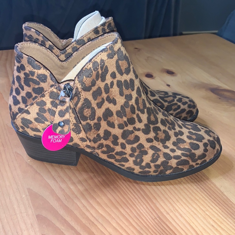 Memory foam booties